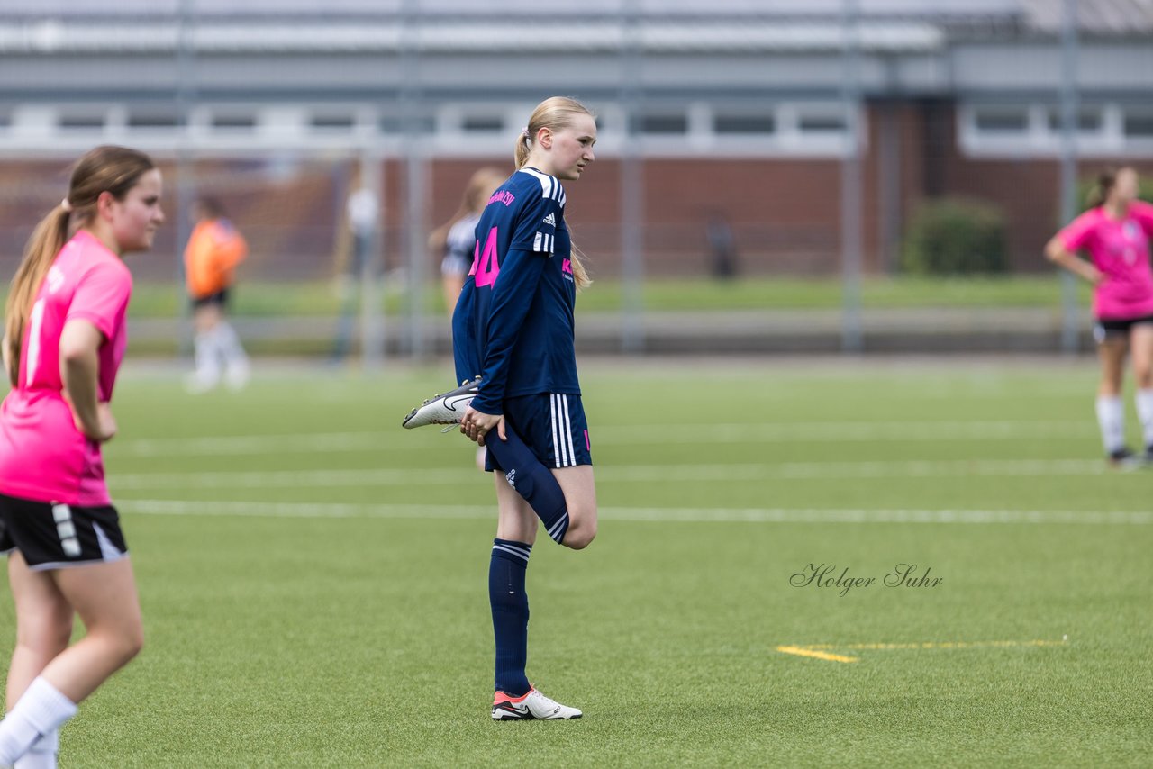 Bild 103 - wCJ Osterroenfelder TSV - VfL Pinneberg : Ergebnis: 0:15